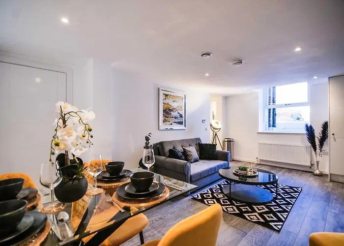 York Crescent Apartments